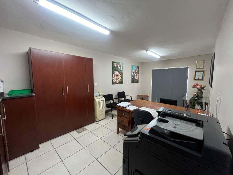 5 Bedroom Property for Sale in Blydeville Northern Cape